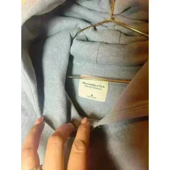 Abercrombie & Fitch cropped hoodie size medium - Picture 2 of 4